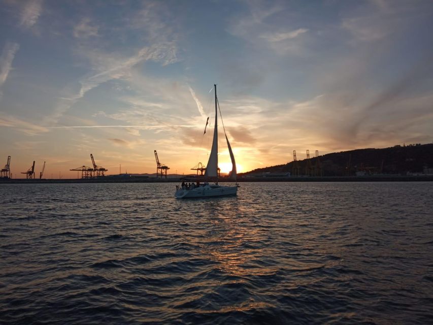 Barcelona: Sunset Live Sax and Sailing Experience with Tapas - Timing, Languages, and Cancellation