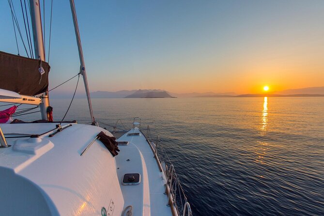 Barcelona Sunset Sailing with Wine and Tapas - Setting Sail From Badalona