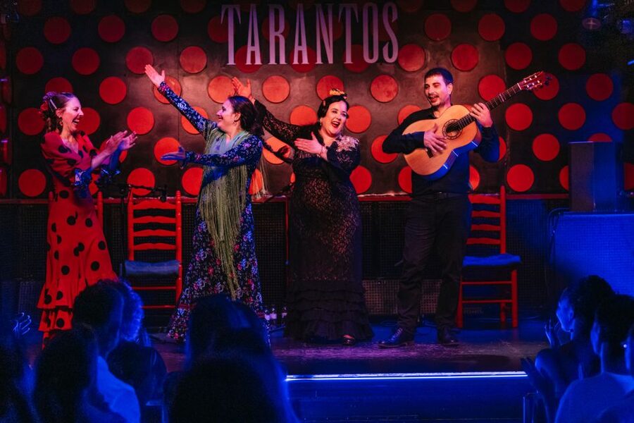 Barcelona: Tapas and Flamenco Experience - Sangria, service, and the value of the evening