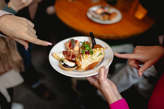 Barcelona Tapas Food Tour with Lunch or Dinner in El Born - What the Guides Add