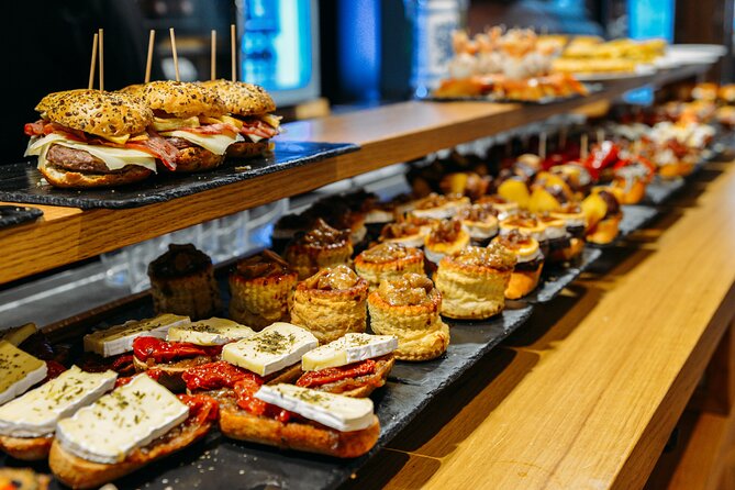 Barcelona Tapas & Pintxos Private Food Tour with Local Expert - Why this Barcelona food tour works best at dinner time