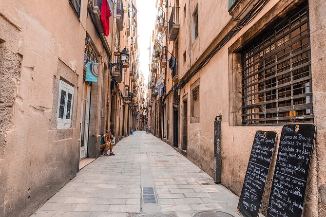 Barcelona Tapas & Pintxos Private Food Tour with Local Expert - A local guide changes the experience