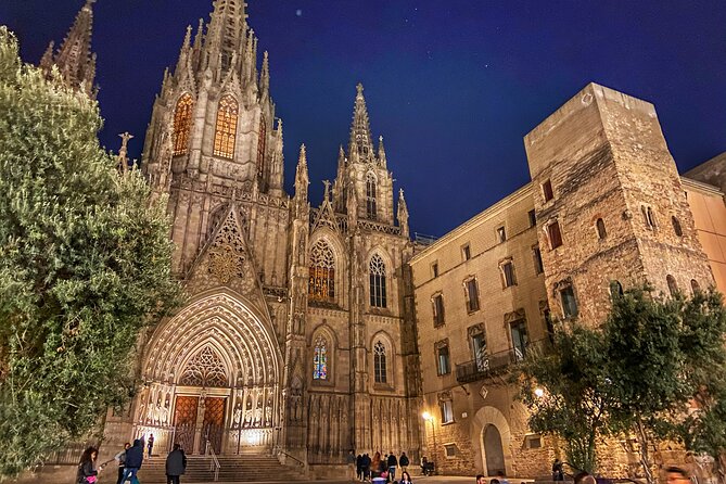 Barcelona Tapas & Pintxos Private Food Tour with Local Expert - Walking through Sant Antoni toward Paral·lel