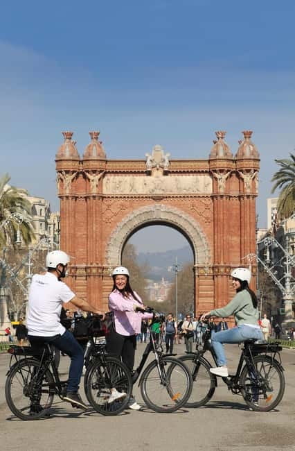 Barcelona: Tapas Tasting Tour by Regular Bike or E-Bike - Why a bicycle works well in Barcelona