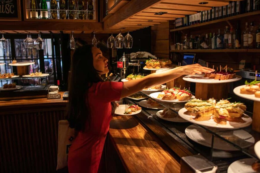 Barcelona Tapas Tour, Taverns, History & Local Culture - Why this food walk works so well