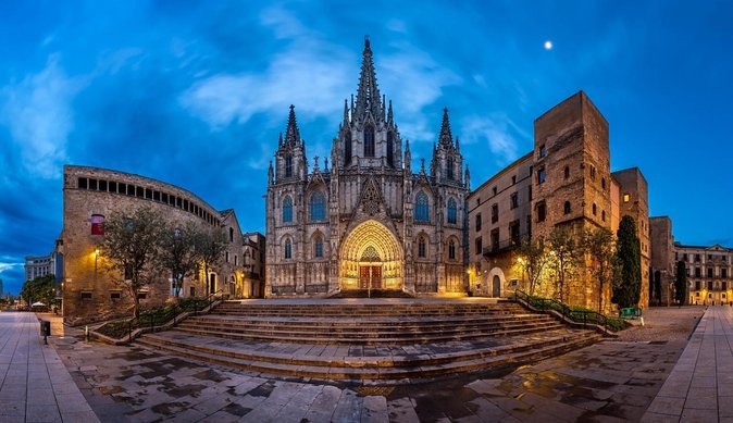 Barcelona Tapas & Wine Experience as a Local at Hidden Wineries - Five reasons this tapas walk earns attention