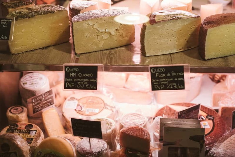 Barcelona: Tapas, Wine & History Tour of the Old Town - Should you book the tapas and history tour?