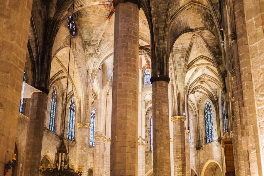 Barcelona: Tapas & Wine Private Walking Tour with Local Food - El Born: streets, squares, and the first tastes