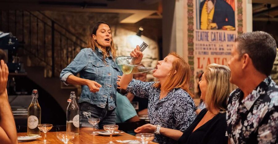 Barcelona: Tapas & Wine Private Walking Tour with Local Food - Meeting your guide near La Rambla