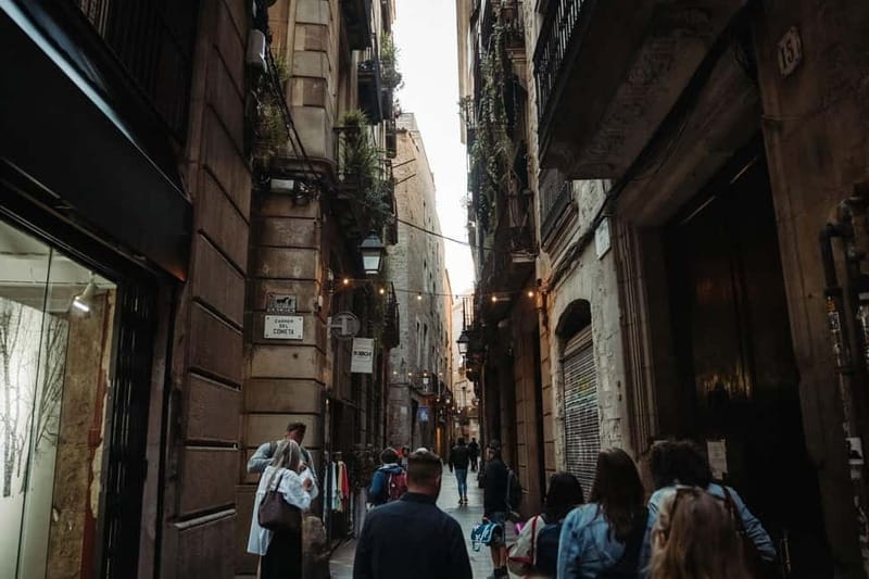 Barcelona: Tapas & Wine Tour in Born & Gothic Quarter - Key points to know before booking