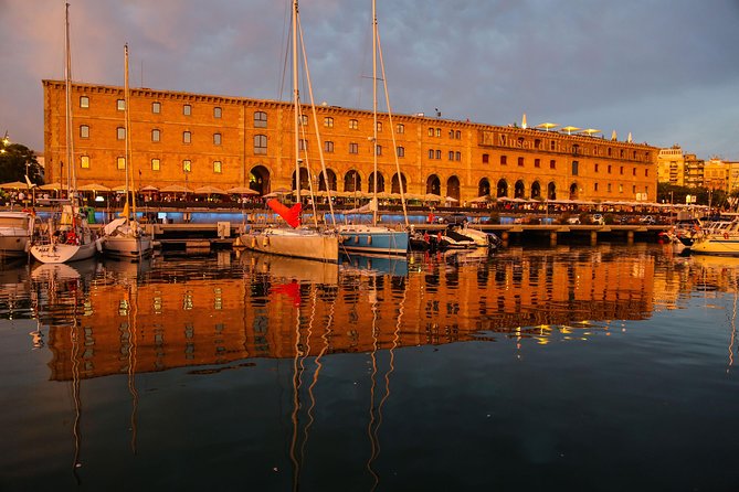 Barcelona Unique Sunset Sailing Experience with Tapas & Open Bar - Live guitar and saxophone at sunset