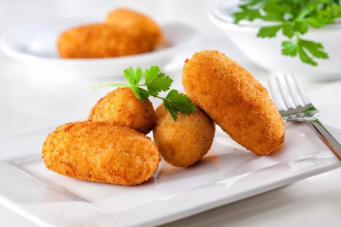 Barcelona Vegetarian Tapas and Food Walking Tour in Gracia - Casa Pagès: creative versions of Catalan comfort food