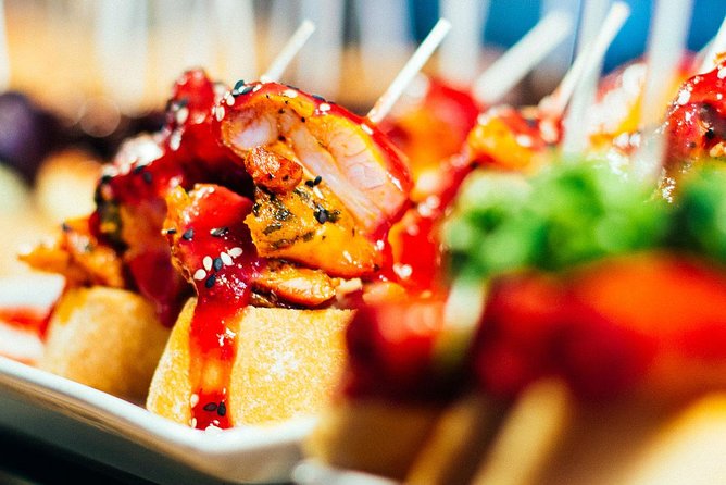 Barcelona With Locals: Wine and Tapas Private Tour - Mercat de Sant Antoni and the feel of the neighborhood