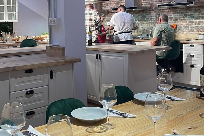 Basque Pintxos and Tapas Cooking Class in Bilbao - Starting with drinks, starters, and Basque food customs