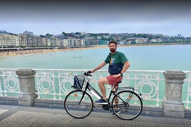 Bike Tour in San Sebastián with FREE pintxo and drink! - Zurriola Beach and the open sea