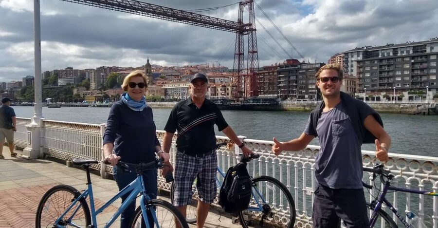 Bike with Pintxos & Drinks in Getxo. Bilbao´s scenic seaside - Arrigunaga Beach after the tour