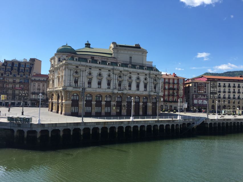 Bilbao: Classic & Modern Guided Walking Tour with Pintxos - Why this route makes sense for a first look at Bilbao