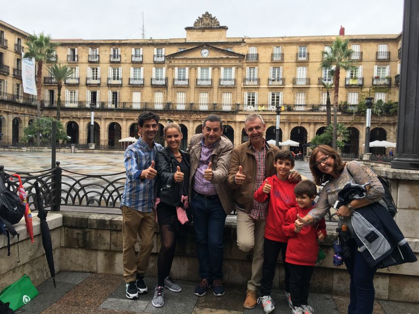 Bilbao: Classic & Modern Guided Walking Tour with Pintxos - Plaza Nueva and the social side of old Bilbao