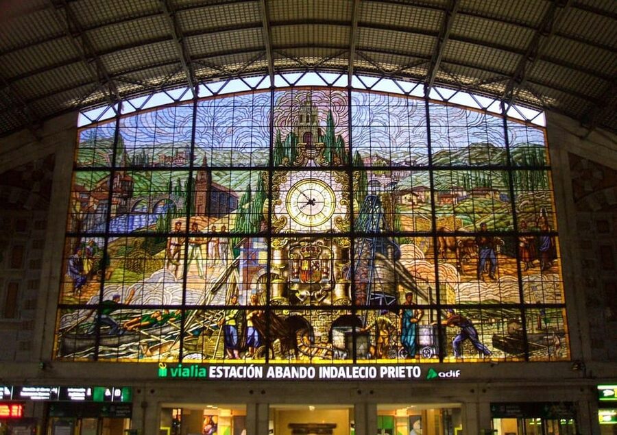 Bilbao: Classic & Modern Guided Walking Tour with Pintxos - Pintxos are more than a final snack