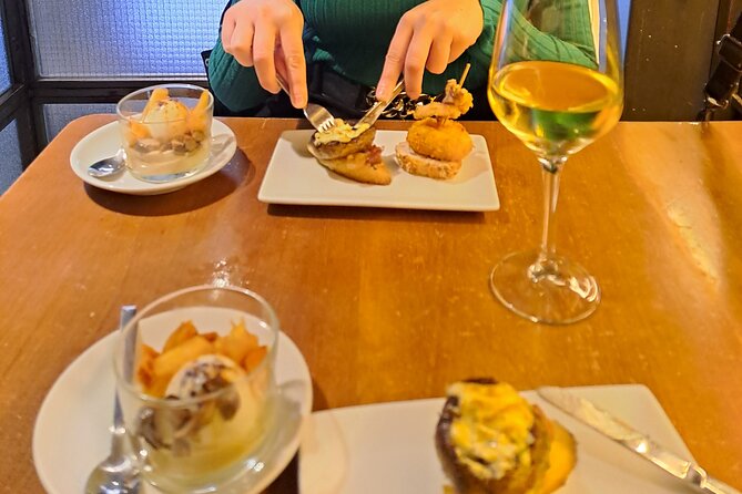 Bilbao Food Tour: Pintxos, Drinks, and Tapas with a Local - Andra Maria Kalea and the flavors of the Nervión