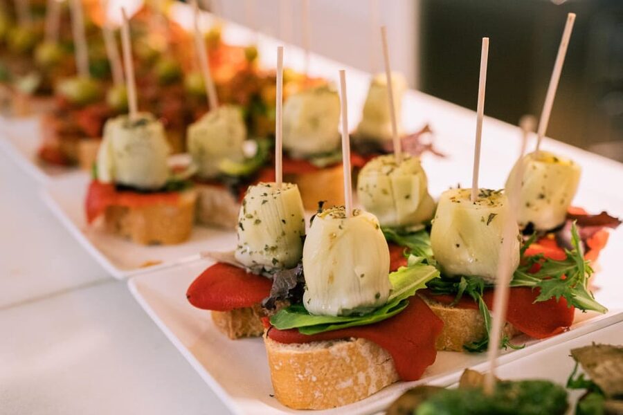 Bilbao Food Tour with Pintxos & Drinks with a Local - Finishing with pastelito vasco