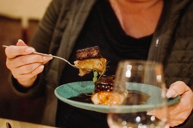 Bohemian Barcelona Neighborhood Evening Tapas & Wine Tour - Five useful things to know before booking