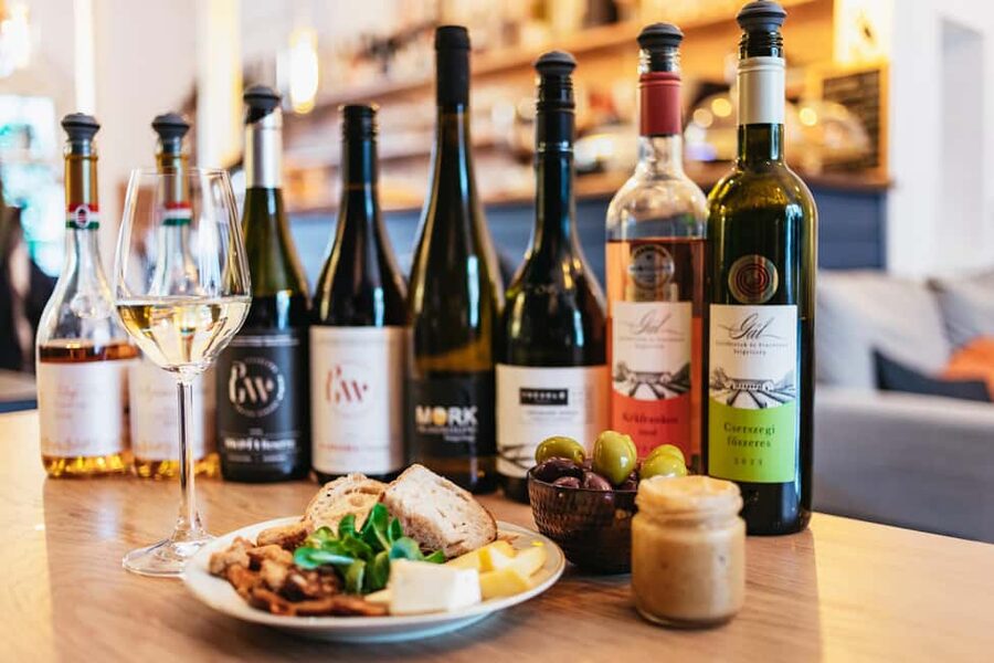Budapest: Hungarian Wine Tasting with 8 Wines and Tapas - Why this Budapest wine tasting is worth your evening
