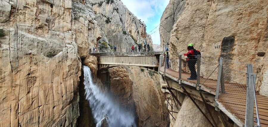 Caminito del Rey & White Village Tour with Tapas from Málaga - Guides make the long day easier