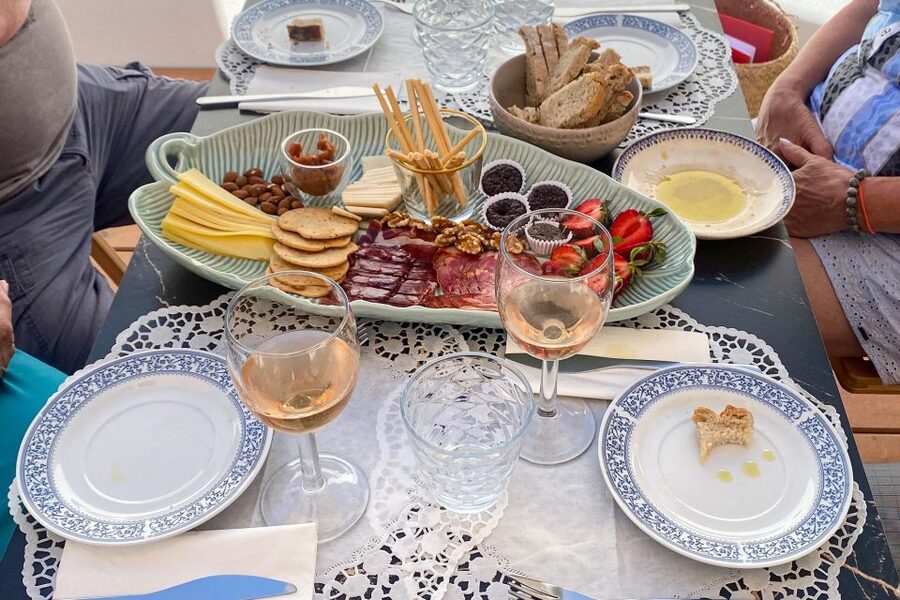 Carvoeiro/Portimão/Alvor: Wine Tour w/ Tasting, Tapas, Music - Practical advice before you go