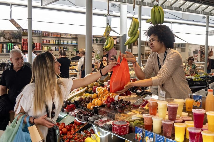 Chef Led Porto Market Tour & Portuguese Tapas Class + Wine - Key points at a glance