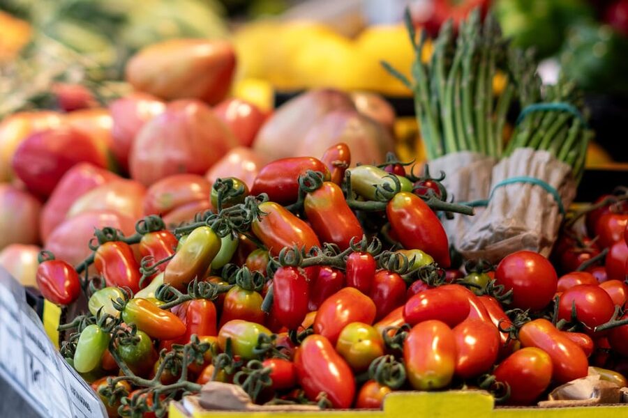 Chef Led Porto Market Tour & Portuguese Tapas Class + Wine - Coffee, nata, and a short walk to the kitchen