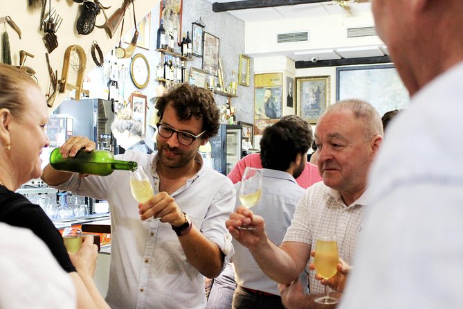 Cordoba Frescas Wine Tasting and Tapas - Jugo Vinos Vivos at Pl. San Andrés