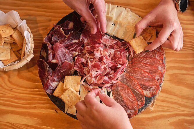 De Tapas in Malasaña: Evening Wine and Tapas Tour - Starting with Madrid’s fight against Napoleon