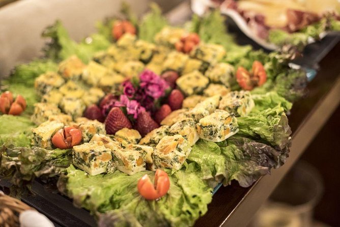 DINNER OR TAPAS in a Poruguese Home - A Portuguese evening that feels personal
