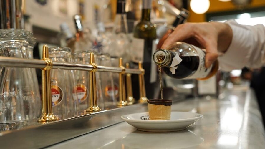 Discover the best "Wines and Tapas in Madrid". - Tortilla de patata and Belgian beer at CafeeKe Cerveceria Belga