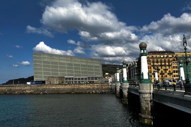 Discover the History, Market, Wine & Pintxos in San Sebastian - Parte Vieja: three hours for streets, market, and food