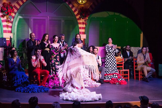 Flamenco Show and Dinner in Seville - Location, transport, and the arrival problem