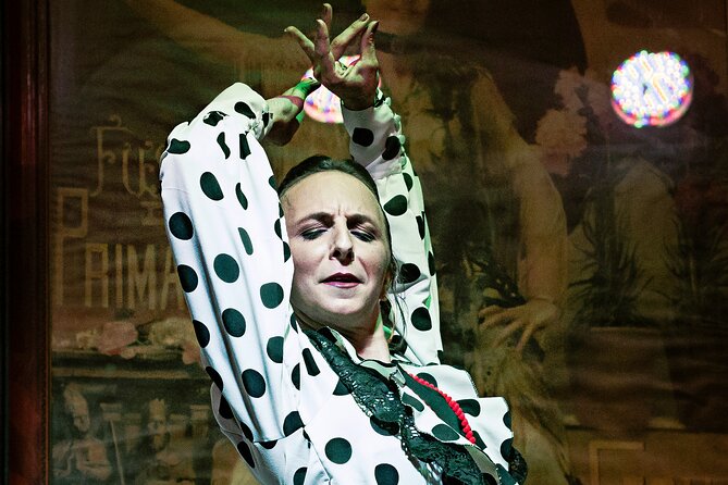 Flamenco Show in Seville at Bar and Tapas - How to plan your evening around the show