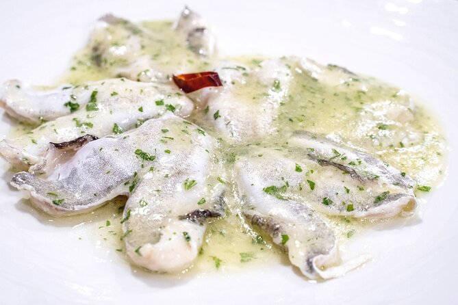 Get lost in the last classic pintxo taverns - Pintxos as small works of Basque cooking