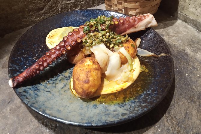 Get lost in the last classic pintxo taverns - A private tour with room to adjust