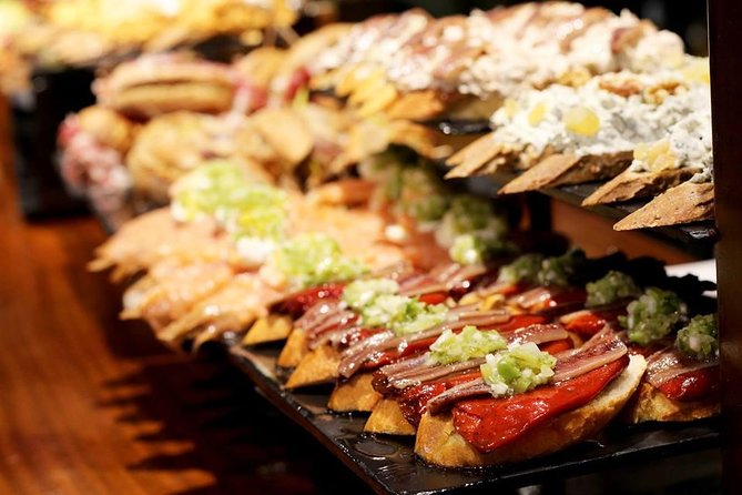 Get lost in the last classic pintxo taverns - Who should book this experience