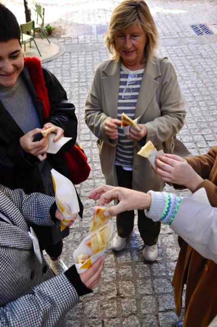Girona Evening Food Tour & Tapas Bar Experience - Plaça de la Independència starts the evening