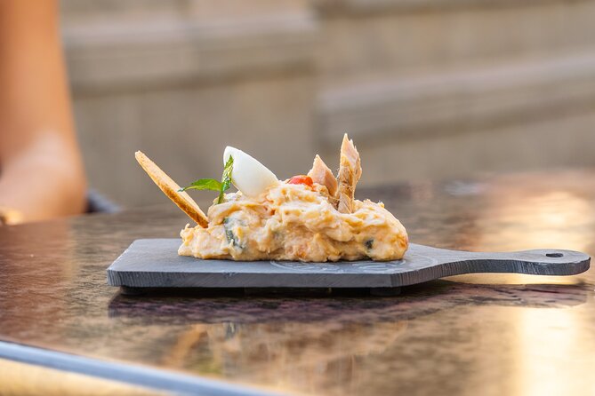 Gourmet Tapas and Wine Tour in the Old Town of Las Palmas - What this Las Palmas food walk really offers