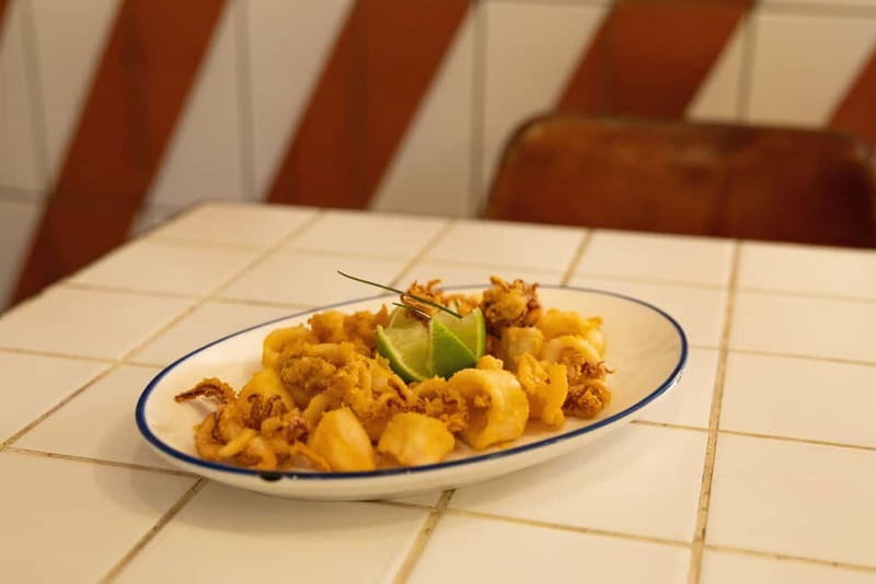 Gourmet Tapas: Local Tasting Menu at a Hidden Restaurant in Barcelona - What arrives first: four tapas with different textures