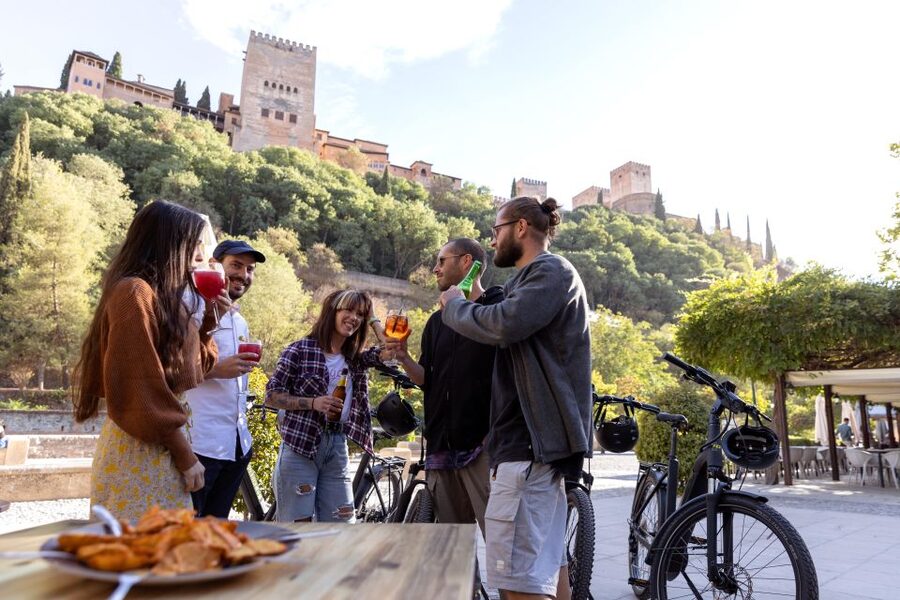 Granada: Highlights & Viewpoints eBike Tour with Tapas Break - The tapas stop: a useful break, not a full meal