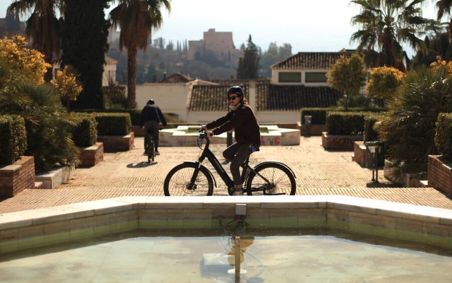 Granada: Highlights & Viewpoints eBike Tour with Tapas Break - Private or small group: which format fits you?
