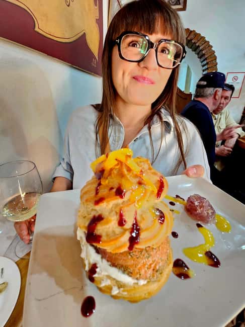 Granada: Spanish Tapas Tour with Local Guide. All included. - What the $88 price includes