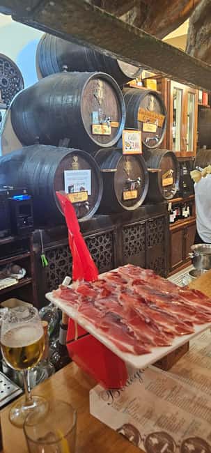 Granada: Spanish Tapas Tour with Local Guide. All included. - Who will enjoy this Granada evening?