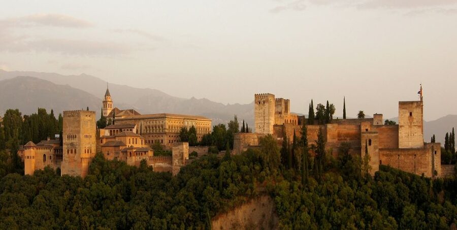 Granada: Tapas Tasting Guided Tour - Meeting at Plaza de Bib-Rambla