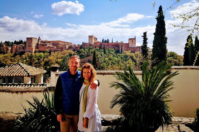 Granada Tapas Trail & Gypsy Flamenco Show - Sacromonte is the evening’s main event